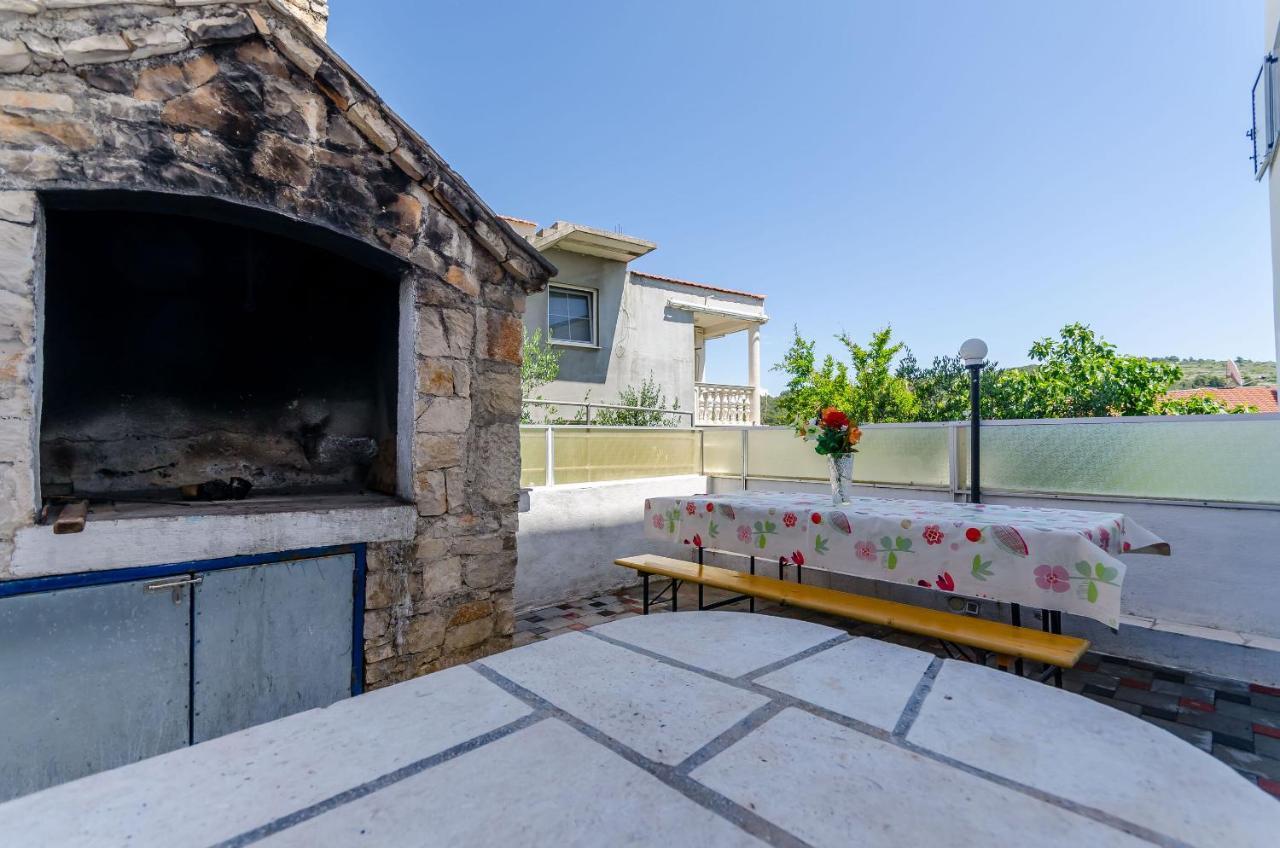 Apartments Kursan Trogir Exterior foto